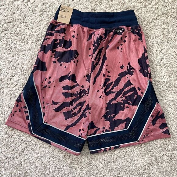 Nike Basketball Athletic Shorts 8" ADV Premium $120 - Picture 7 of 8